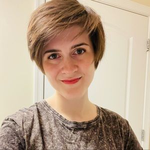 Meet your Posher, Becca